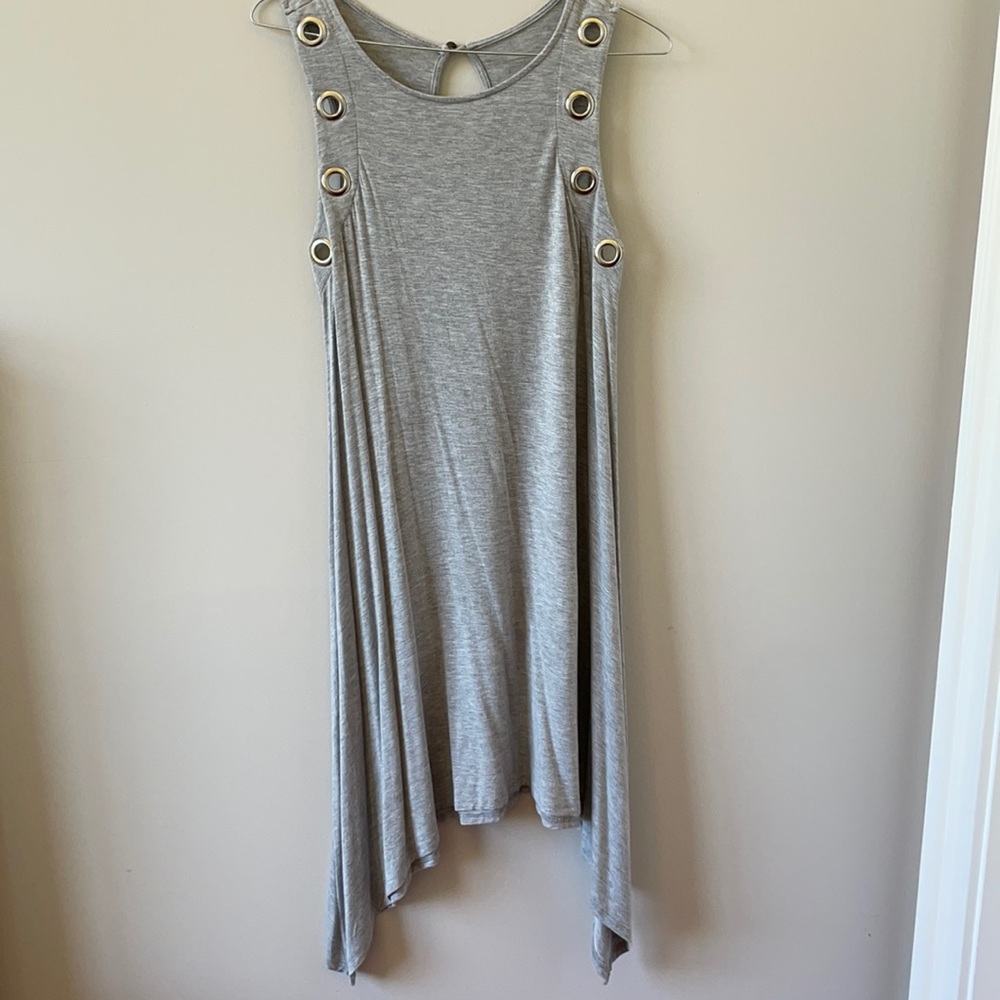 grey sleeveless dress